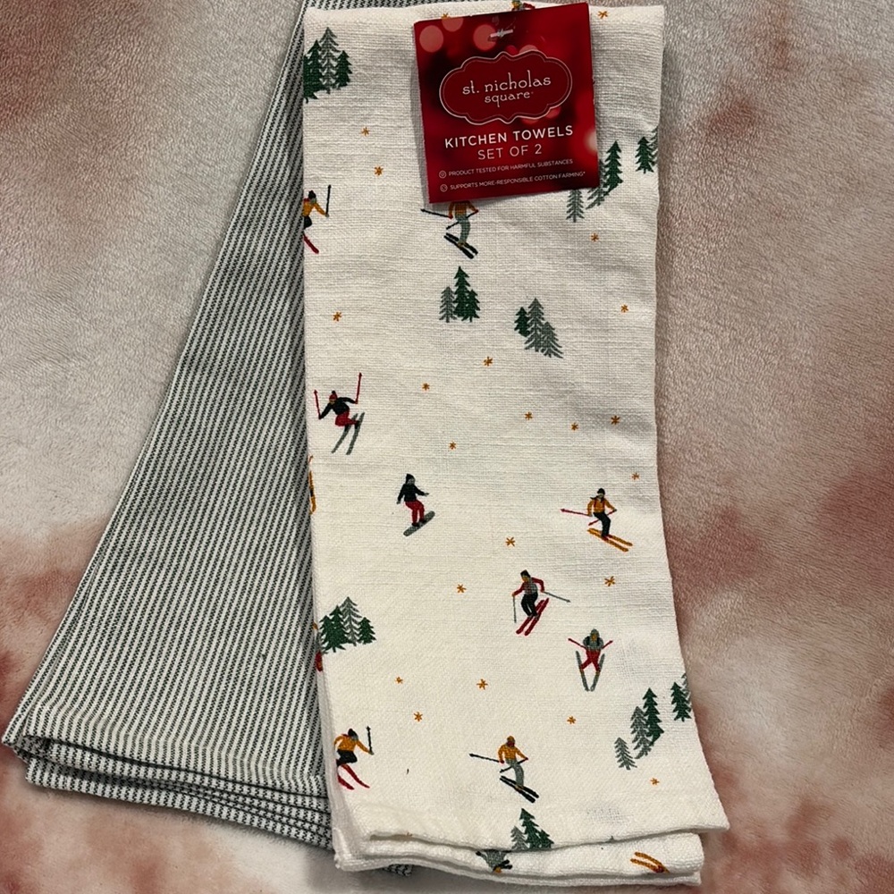 St. Nicholas Square Cream Forest Green Skiing Kitchen Towels Set of 2 Cotton NWT